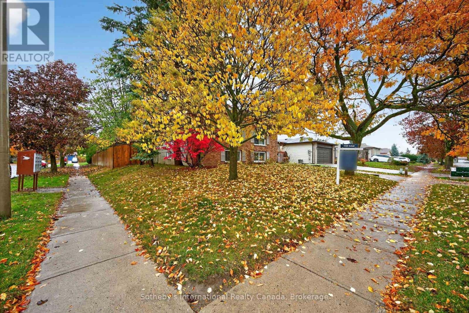 17 COLES STREET — Barrie (Sunnidale), Ontario - Photo 5 of 50