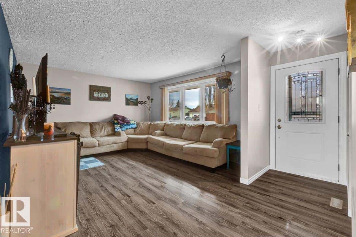 5215 55 ST — Bon Accord, Alberta - Photo 4 of 43