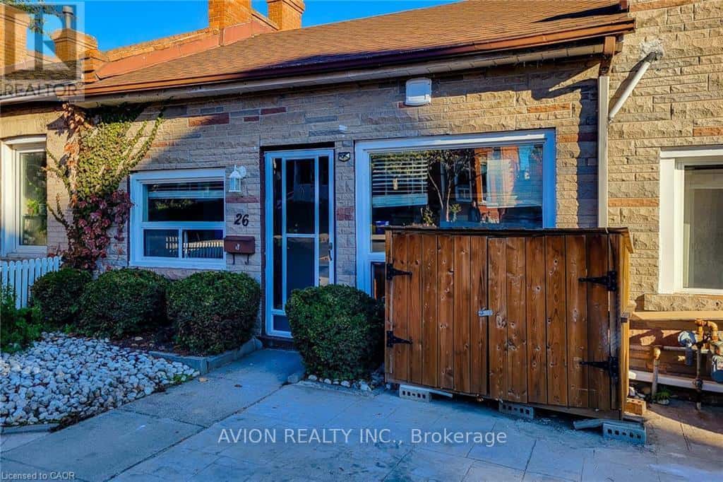 1 - 26 BARTON STREET W — Hamilton (Strathcona), Ontario - Photo 2 of 30