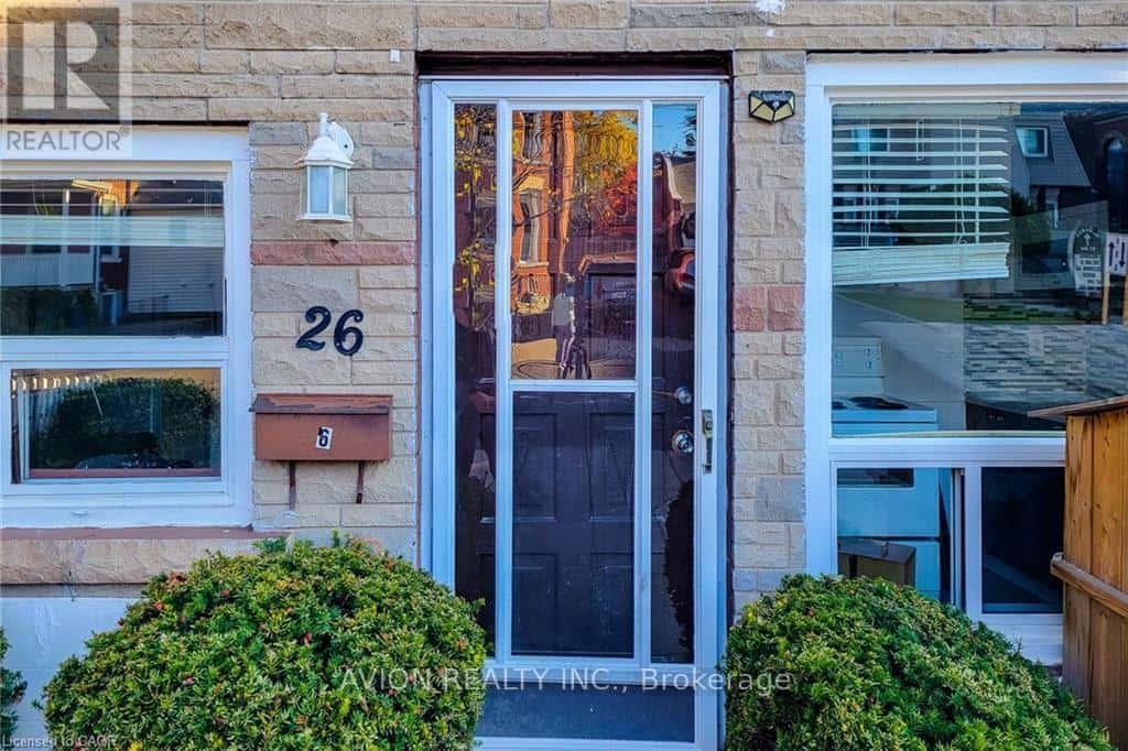 1 - 26 BARTON STREET W — Hamilton (Strathcona), Ontario - Photo 3 of 30