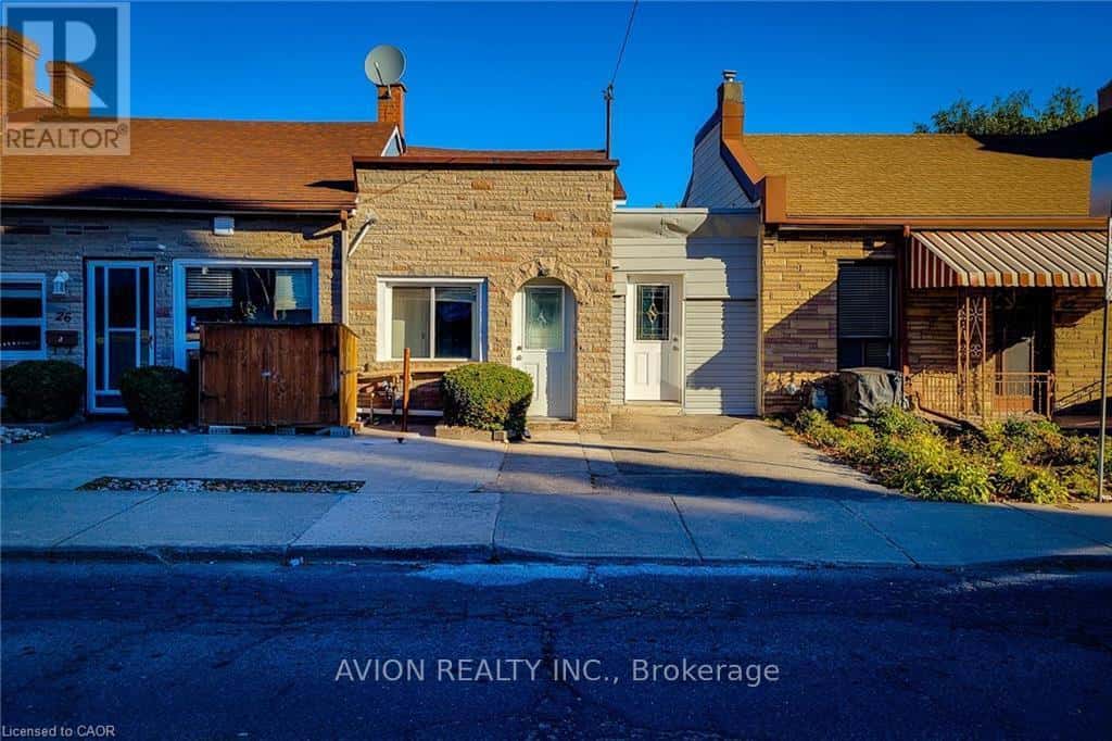 26 BARTON Street West 2