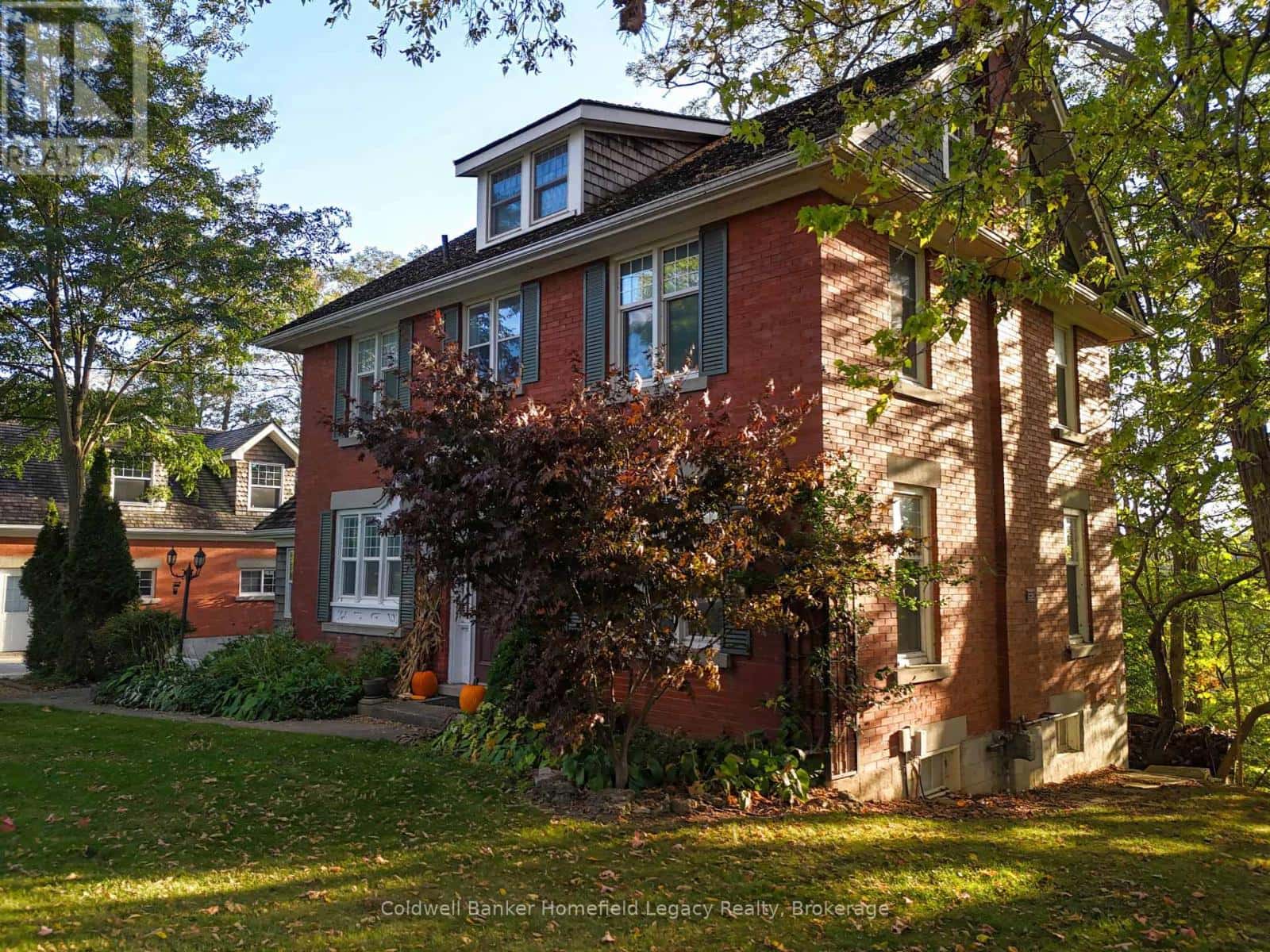 276 EMILY STREET N — St. Marys, Ontario - Photo 3 of 30