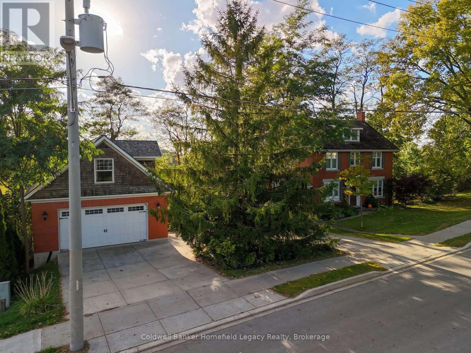 276 EMILY STREET N — St. Marys, Ontario - Photo 4 of 30