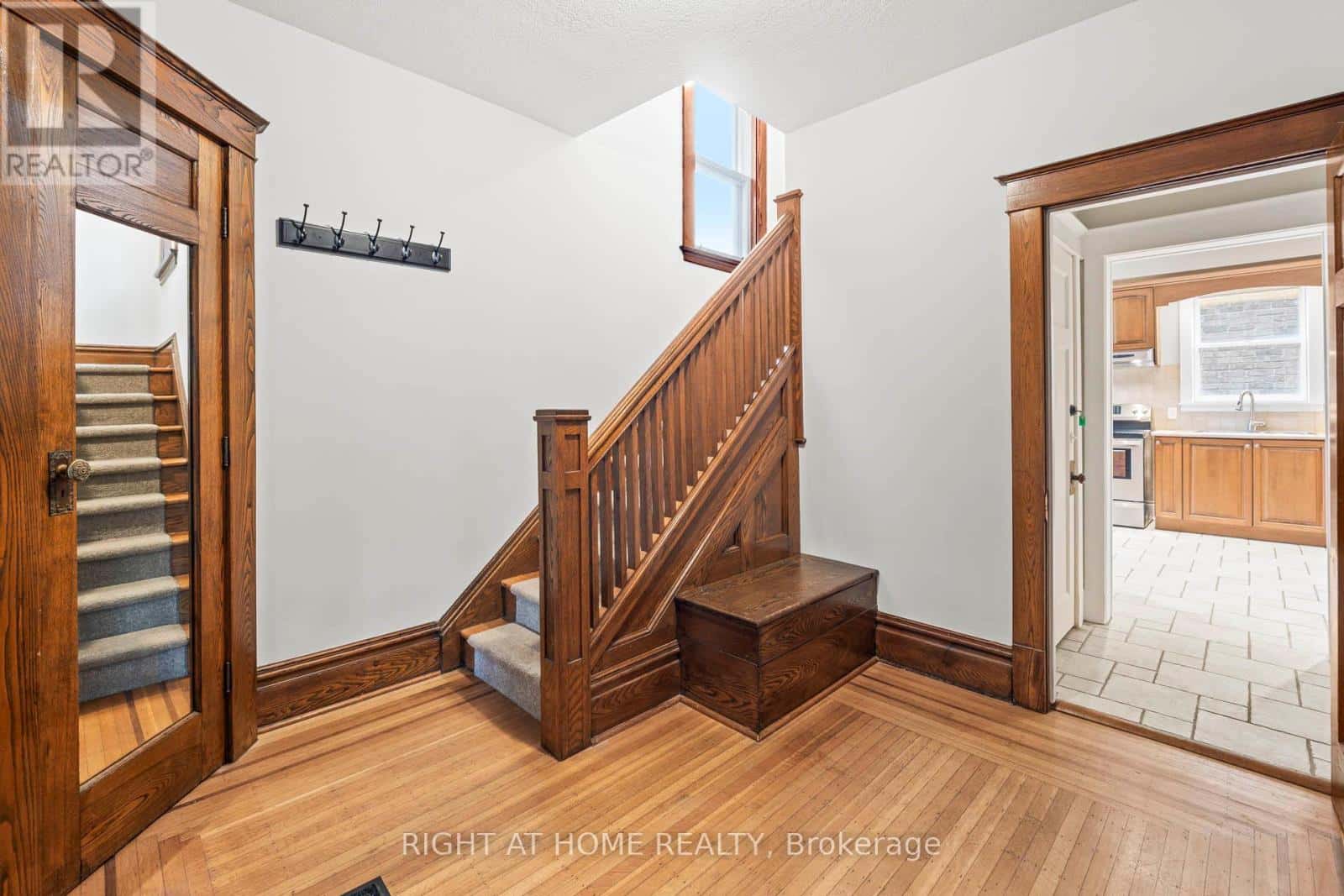 299 PLAINS ROAD W — Burlington (Bayview), Ontario - Photo 5 of 41