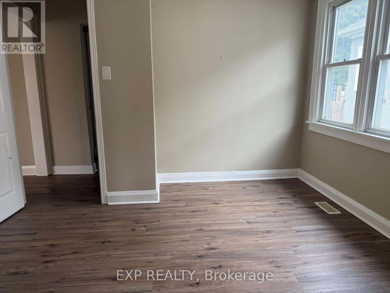 3 MOOTE STREET — St. Catharines (Facer), Ontario - Photo 5 of 8