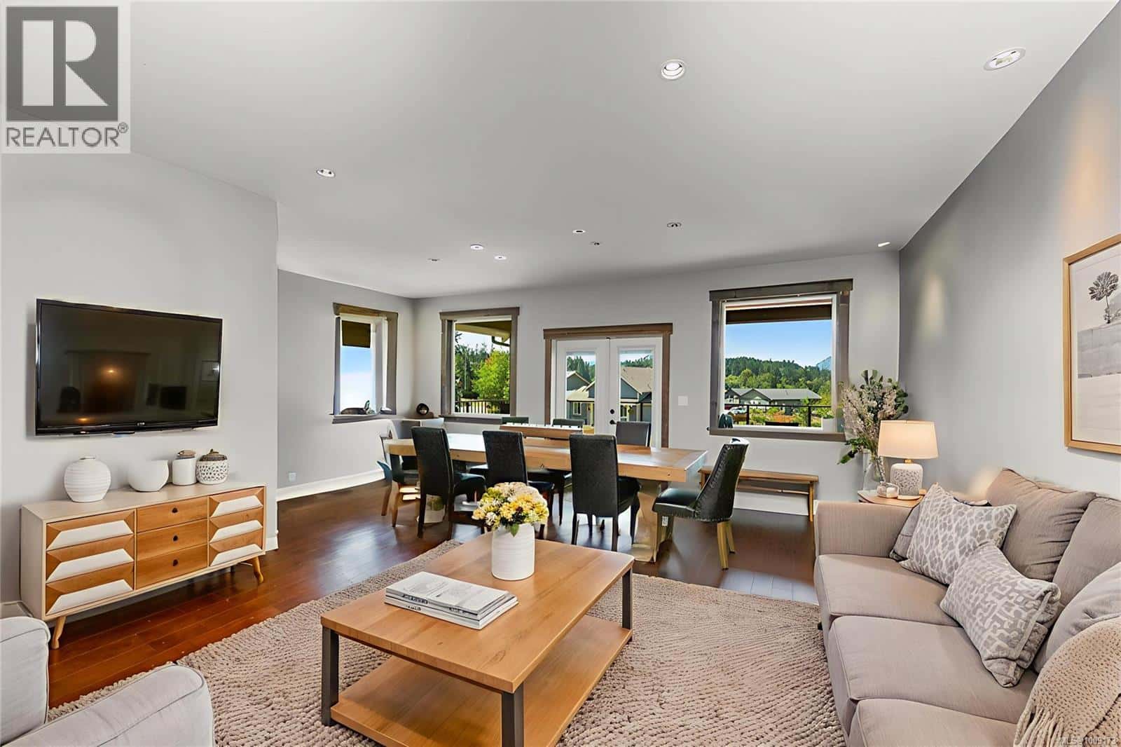 263 Tal Rd — Lake Cowichan, British Columbia - Photo 5 of 86