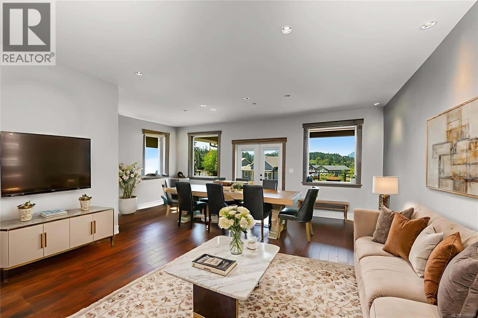 263 Tal Rd — Lake Cowichan, British Columbia - Photo 4 of 86