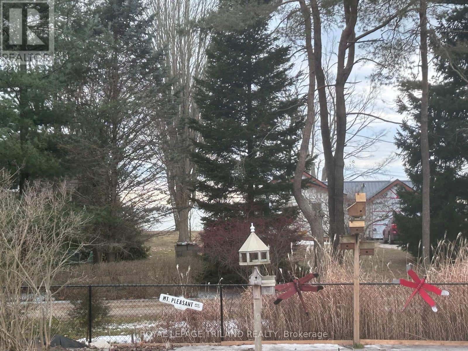 4 GRACE COURT — Bayham (Port Burwell), Ontario - Photo 2 of 41