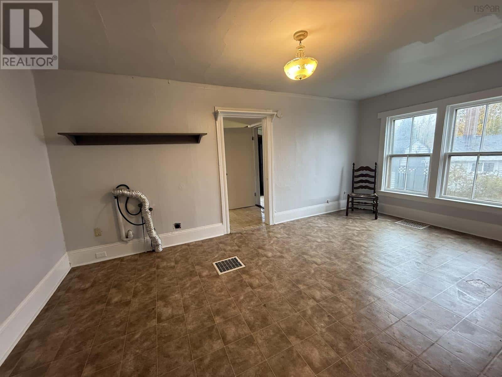 180 Rutherford Street — Stellarton, Nova Scotia - Photo 5 of 15