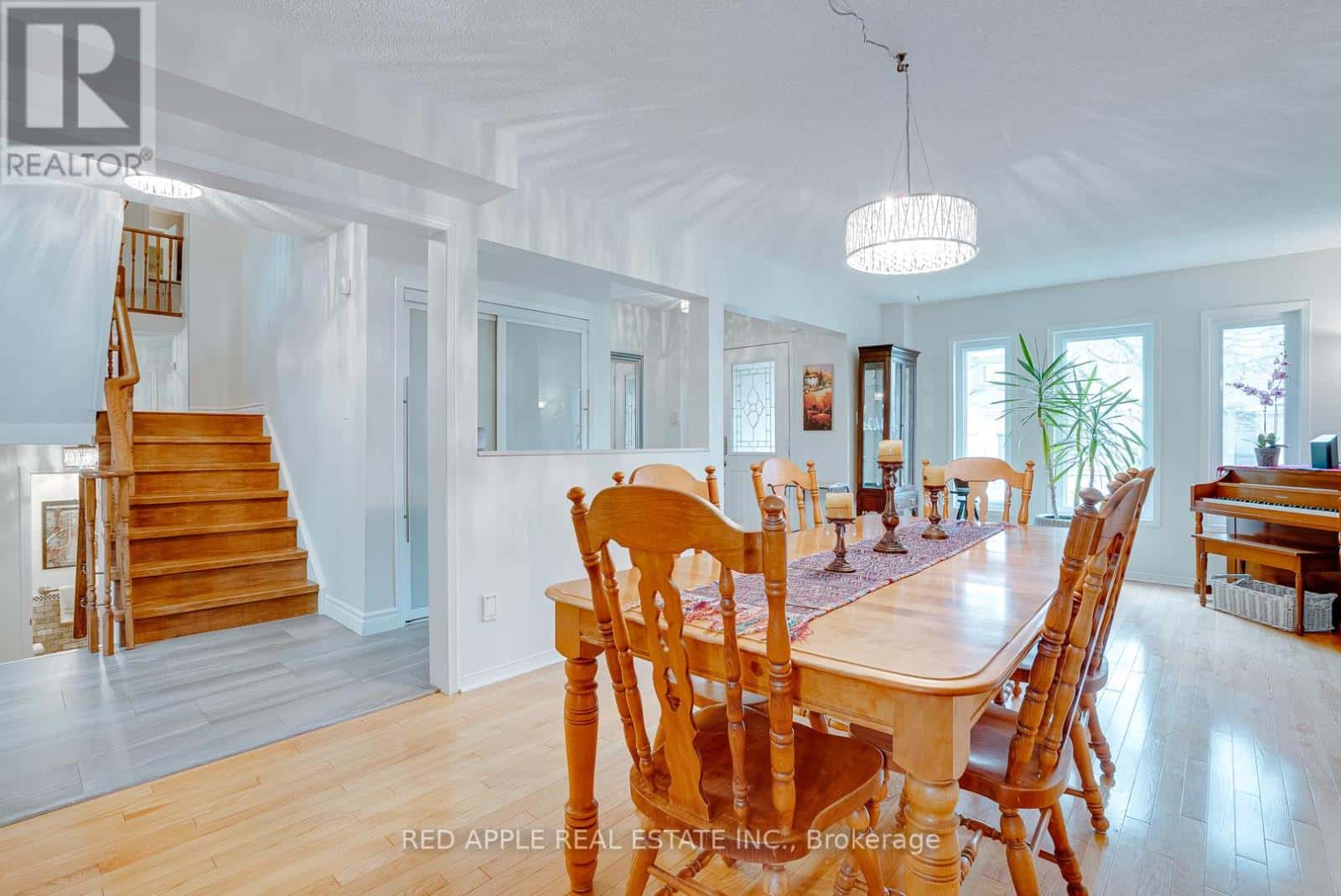 60 SNEDDEN AVENUE — Aurora (Bayview Wellington), Ontario - Photo 4 of 30