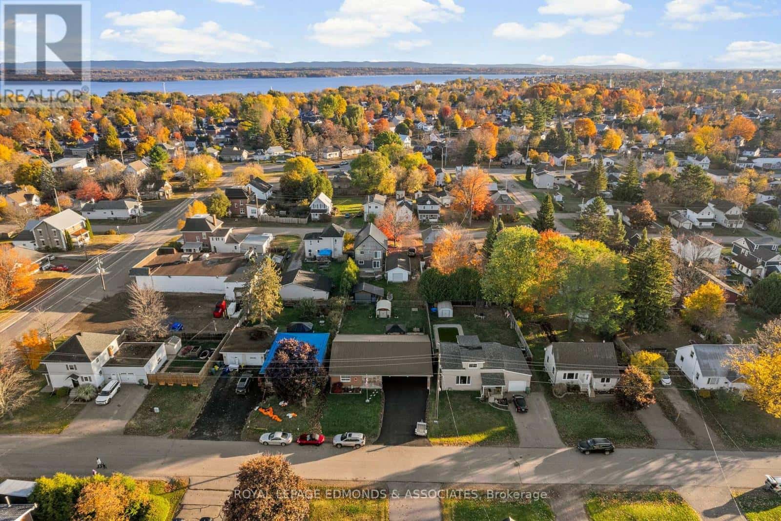 593 ROY STREET W — Laurentian Valley, Ontario - Photo 2 of 47