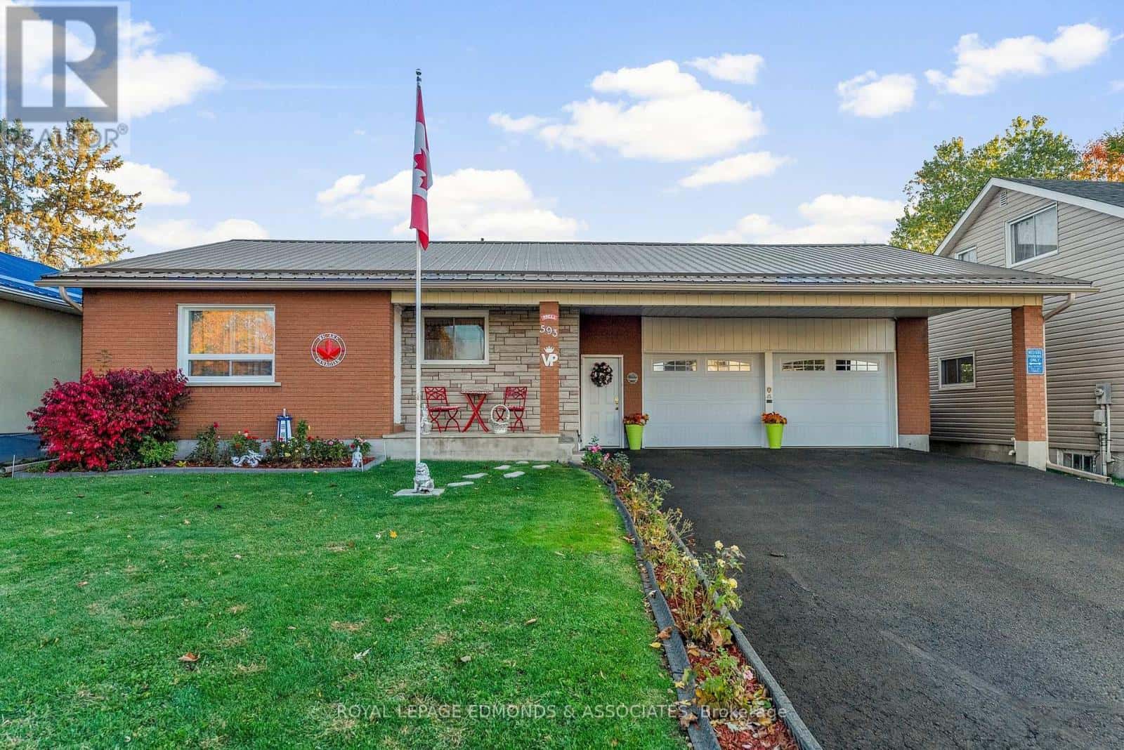 593 ROY STREET W — Laurentian Valley, Ontario - Photo 3 of 47