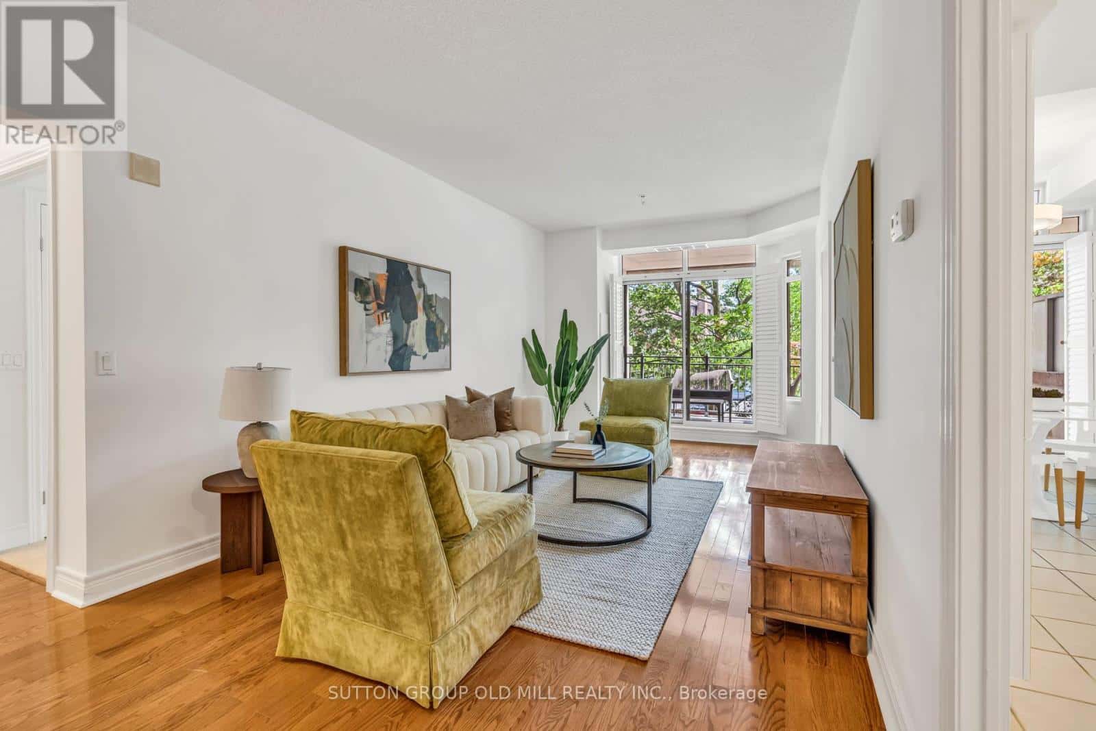 206 - 10 OLD MILL TRAIL — Toronto (Kingsway South), Ontario - Photo 3 of 31