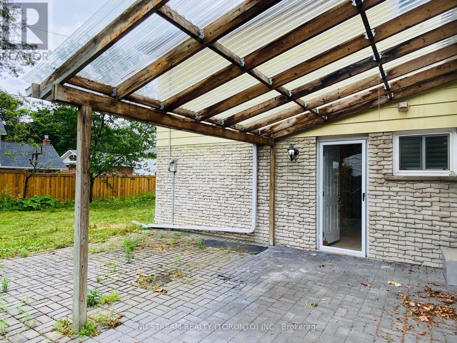 BASMT - 10 SOUTHDALE DRIVE — Markham (Bullock), Ontario - Photo 4 of 18