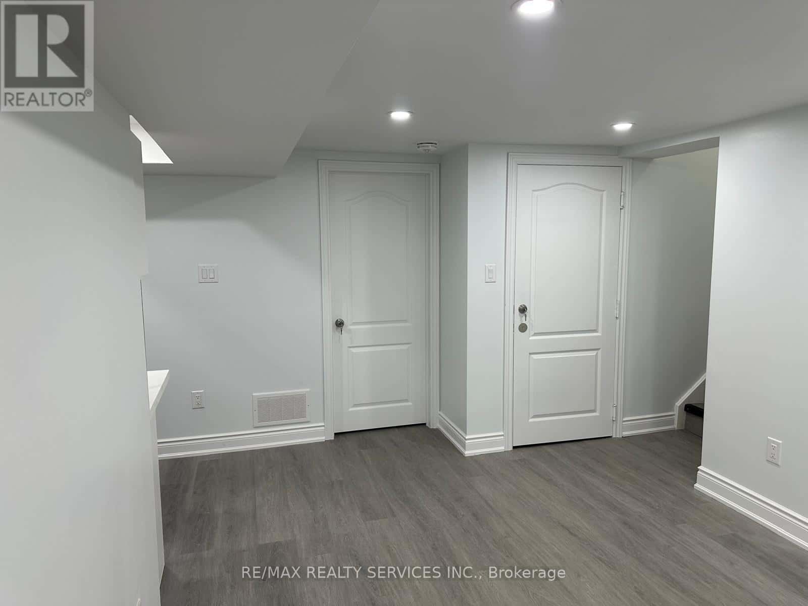 UNIT 2 - 6903 CUMBERLAND COURT — Niagara Falls (West Wood), Ontario - Photo 5 of 8