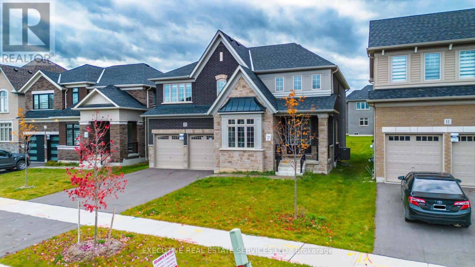 13 Sandhill Crescent