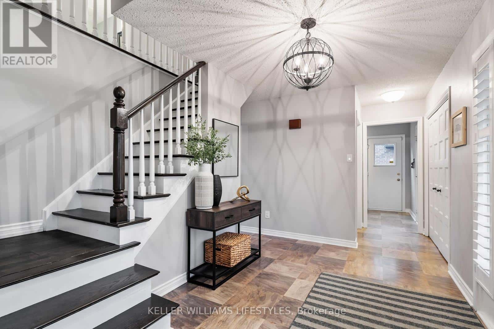 47 HUMMINGBIRD CRESCENT — London South (South N), Ontario - Photo 5 of 50