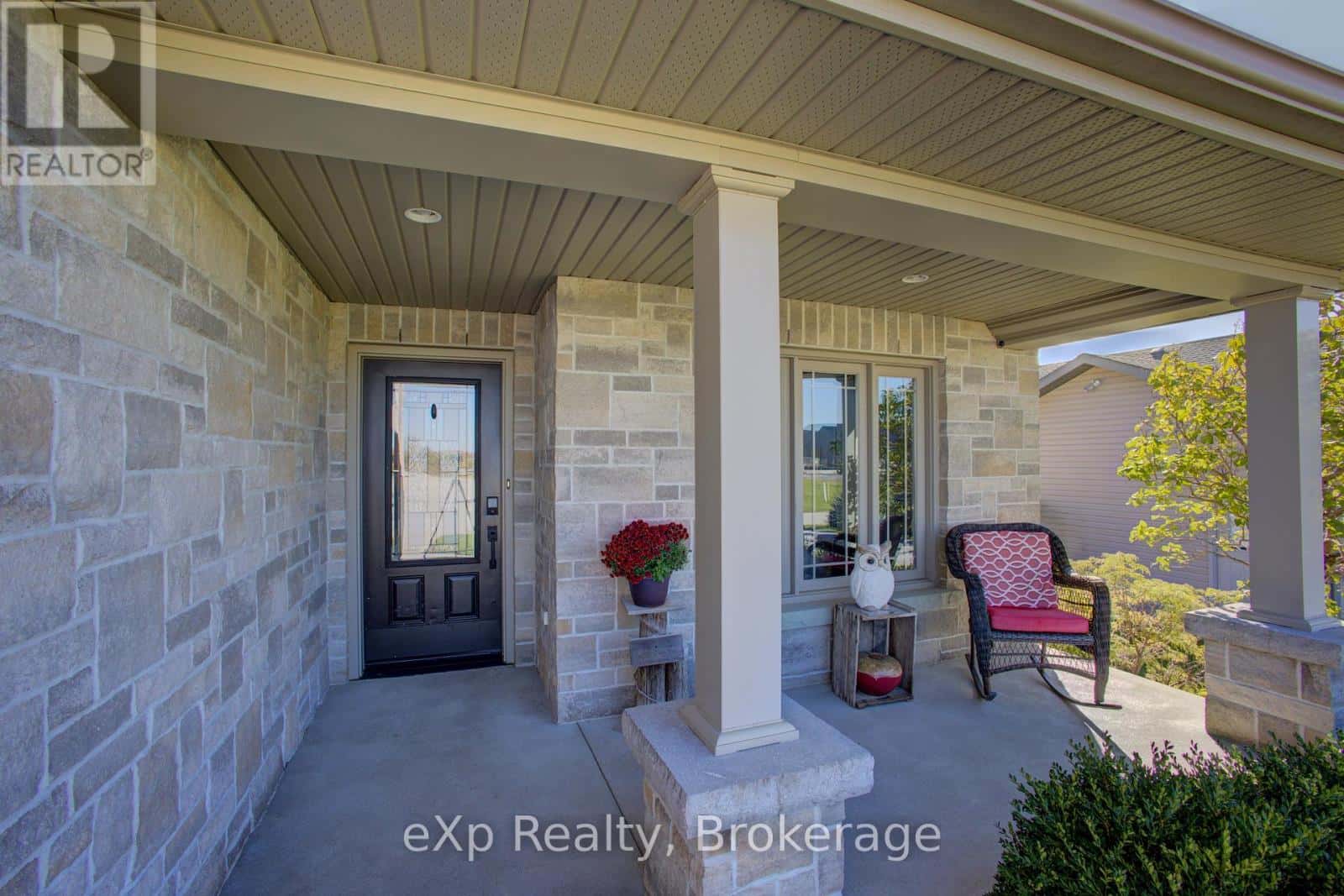 156 SPARLING STREET — Huron East (Seaforth), Ontario - Photo 4 of 50