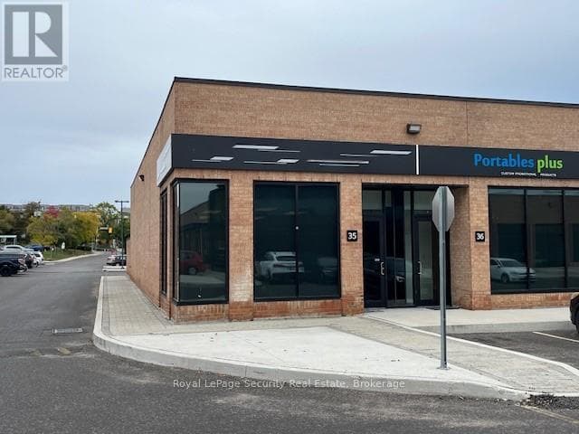 35 - 2700 DUFFERIN STREET — Toronto (Briar Hill-Belgravia), Ontario - Main photo