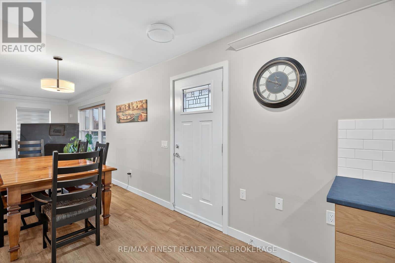 253 MAIN STREET — Deseronto (Deseronto (Town)), Ontario - Photo 3 of 26