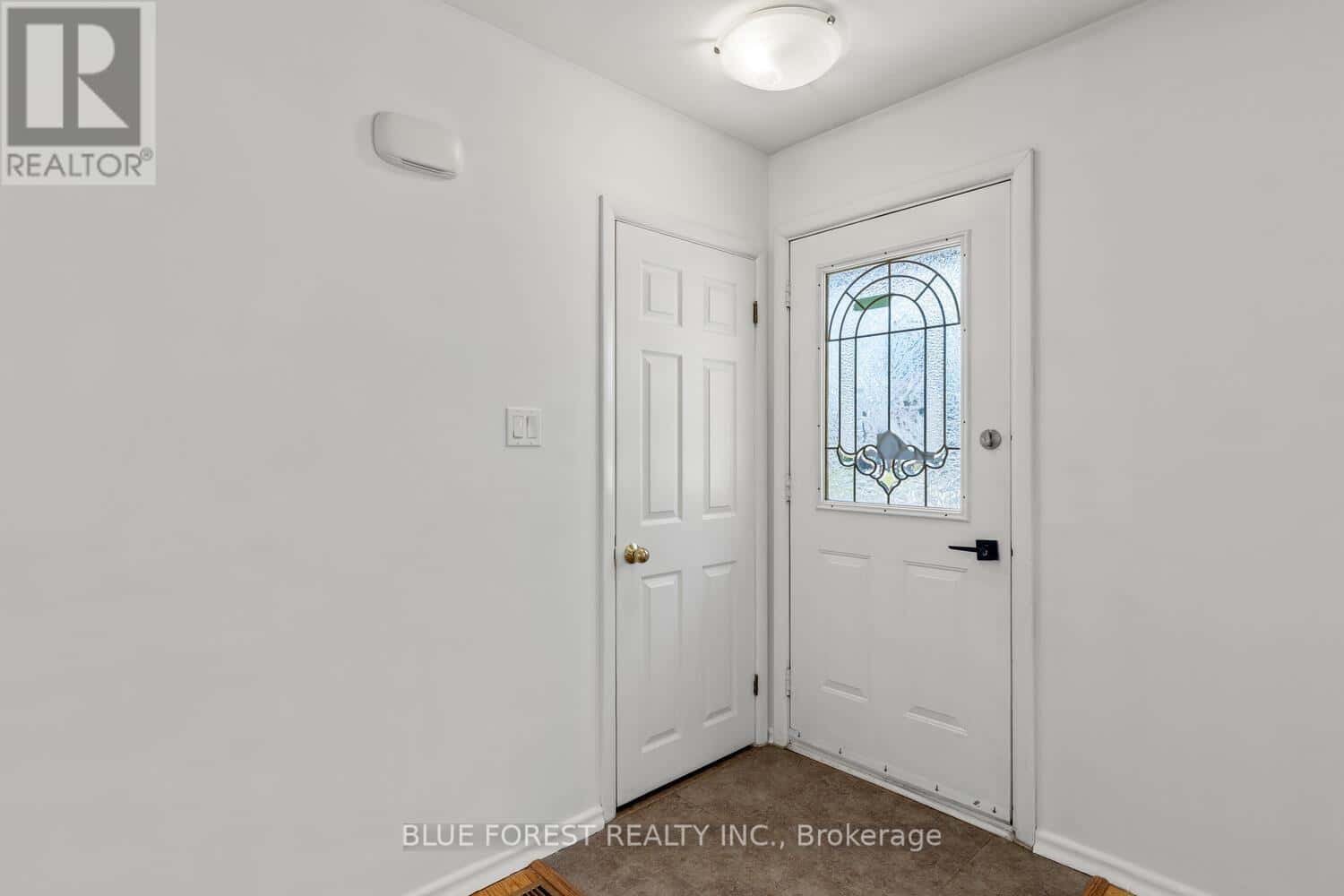 106 LAURENTIAN DRIVE N — London East (East O), Ontario - Photo 4 of 48