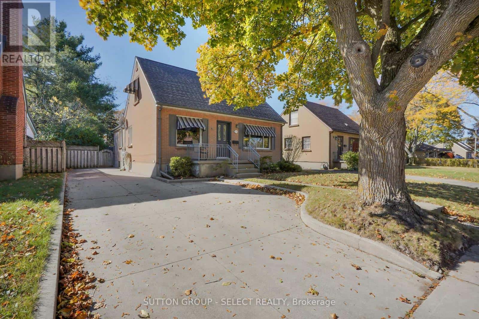 53 GRAYDON STREET — London East (East N), Ontario - Photo 4 of 50