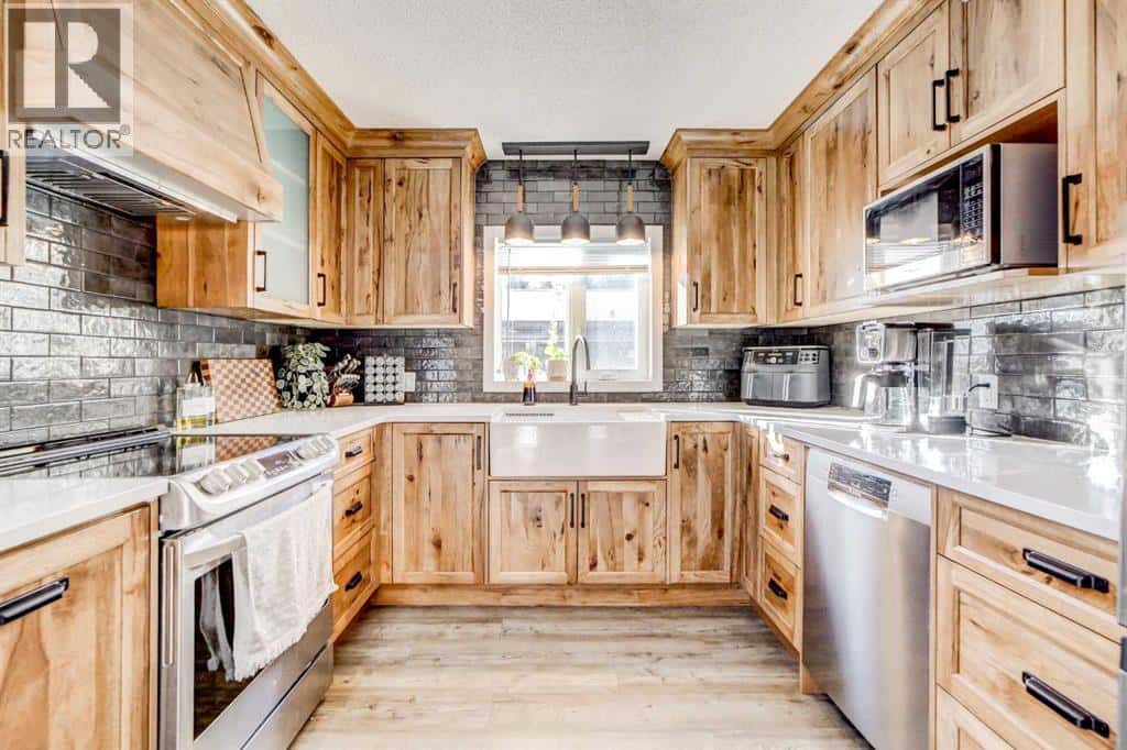 22901 10 Avenue — Hillcrest, Alberta - Photo 4 of 45