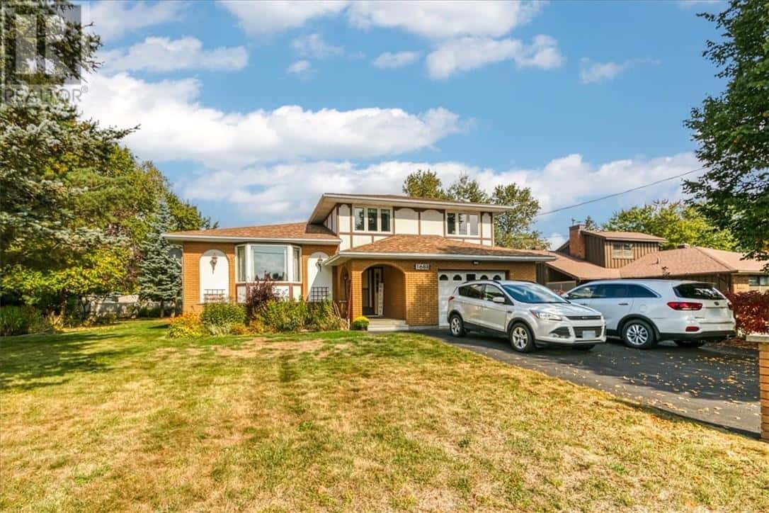 1688 Richard Street — Val Caron, Ontario - Photo 3 of 50