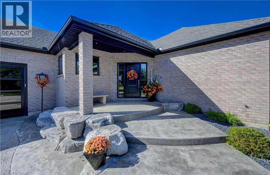 28 MUSSELMAN Crescent — Conestogo, Ontario - Photo 3 of 50