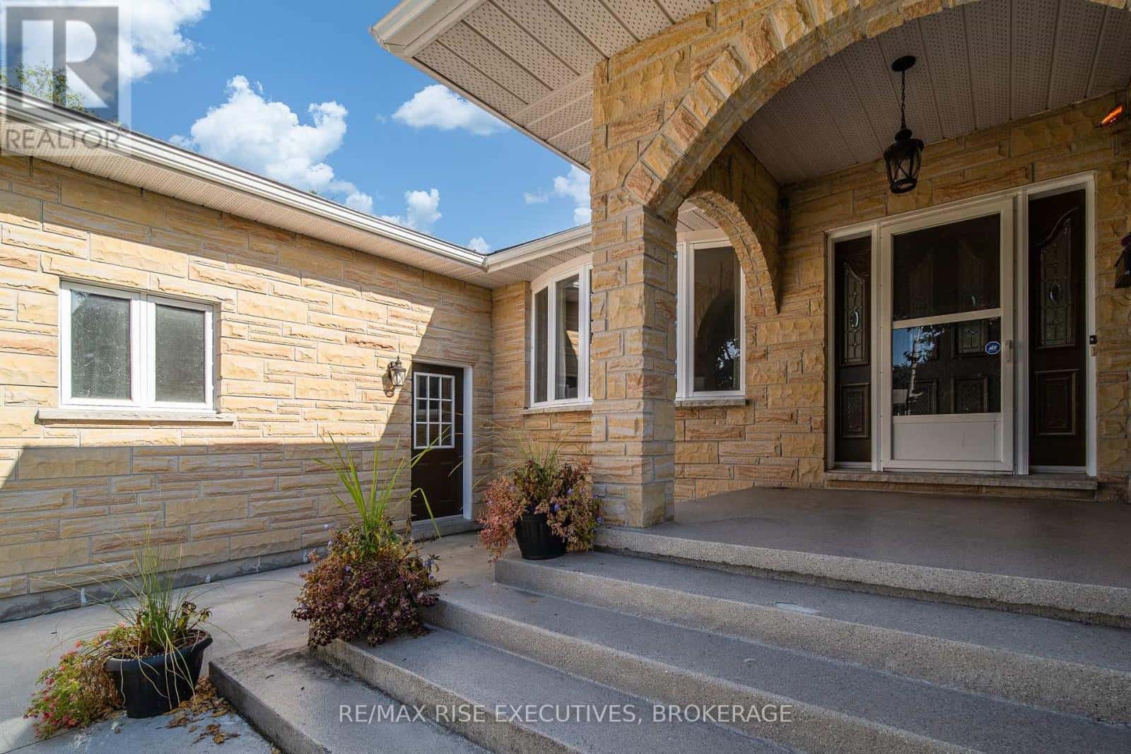 1779 FLOYD AVENUE — Kingston (City North of 401), Ontario - Photo 3 of 50