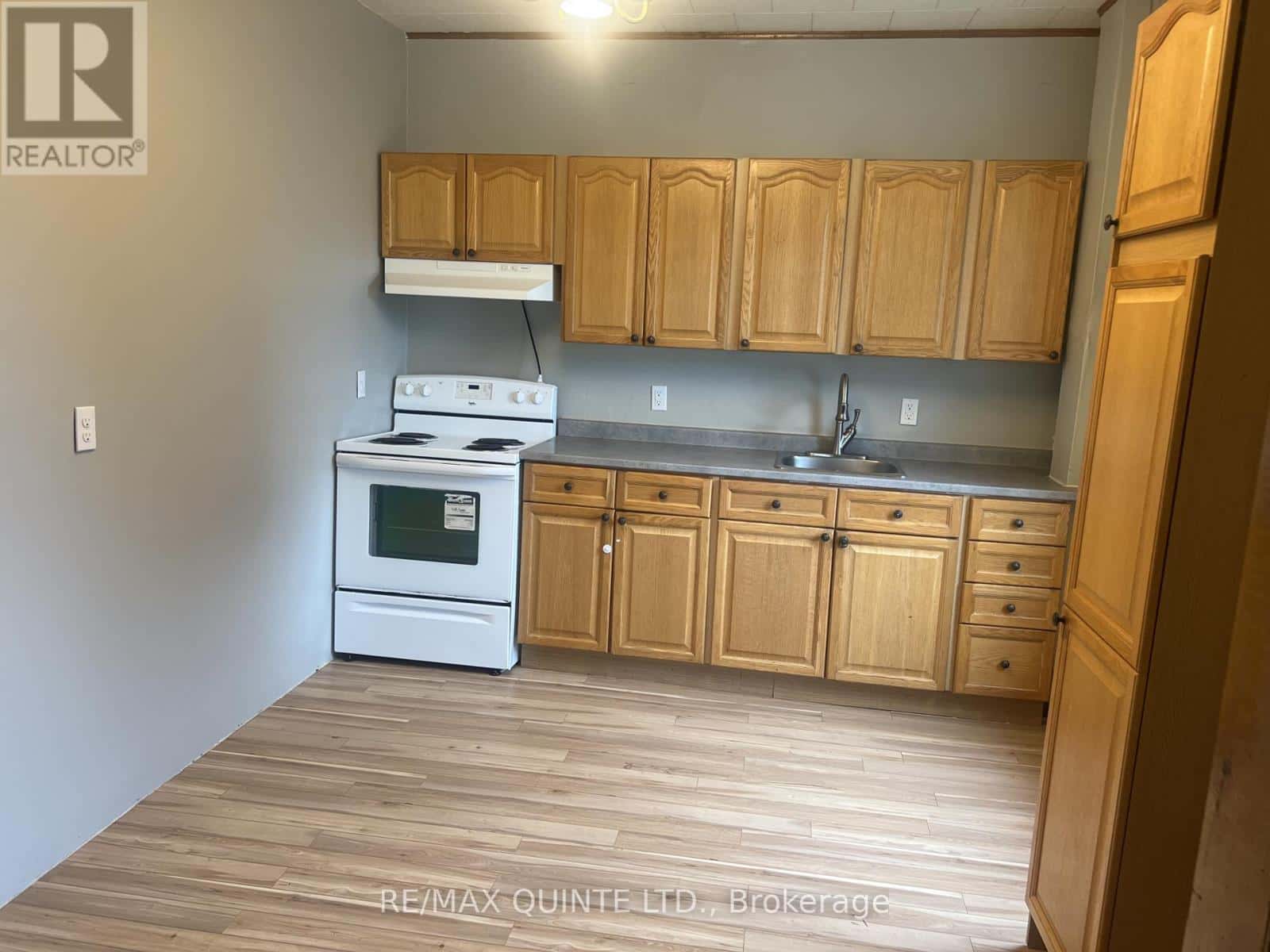 472 VICTORIA STREET N — Tweed (Tweed (Village)), Ontario - Photo 2 of 4