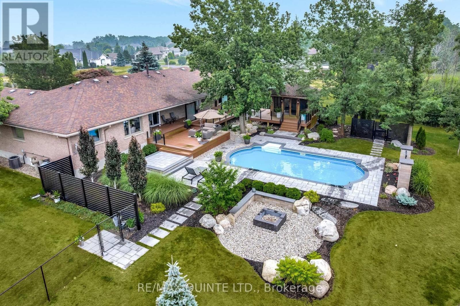 100 BAY BREEZE STREET — Prince Edward County (Ameliasburg Ward), Ontario - Main photo