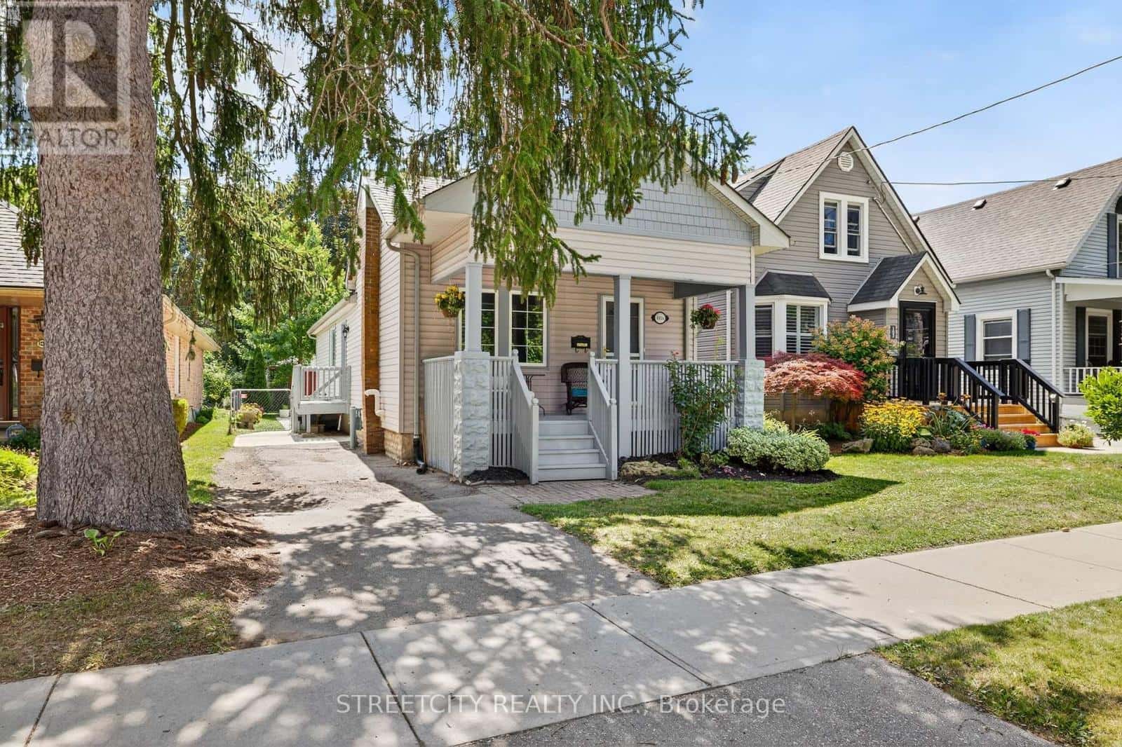 105A DEVONSHIRE AVENUE — London South (South G), Ontario - Photo 4 of 43