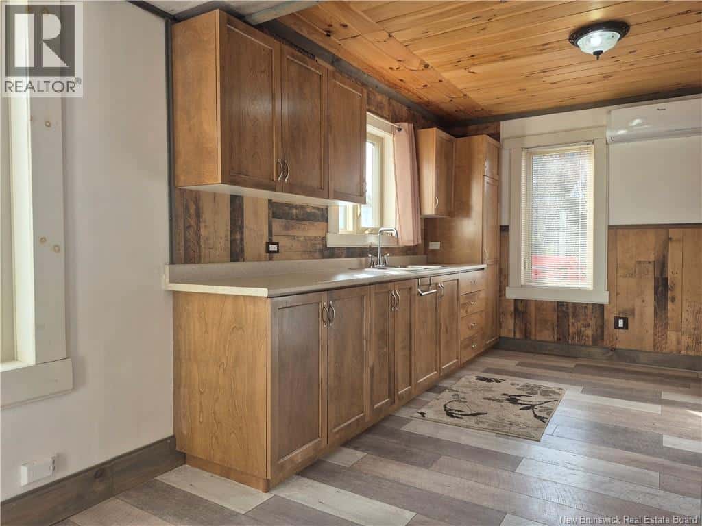 542 Rue Principale — Petit-Rocher, New Brunswick - Photo 4 of 26