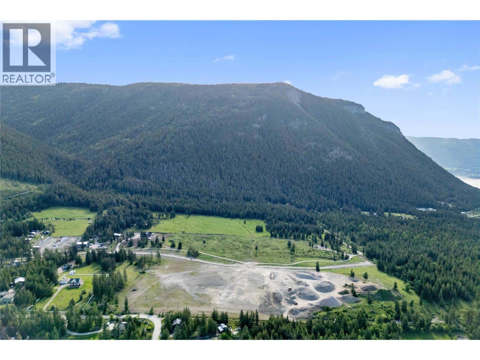 3438 Roberge Road — Tappen, British Columbia - Photo 4 of 41