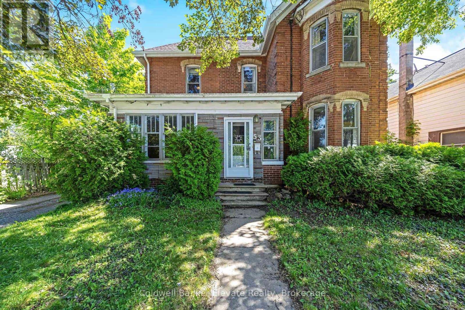 53 WILLOW STREET N — Halton Hills (AC Acton), Ontario - Photo 3 of 46