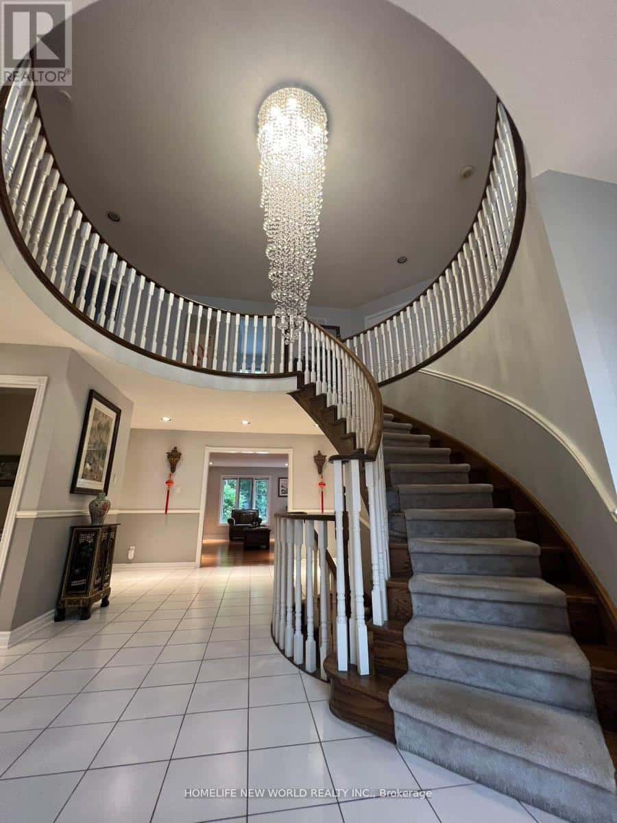 494 PALMER AVENUE — Richmond Hill (Bayview Hill), Ontario - Photo 2 of 8