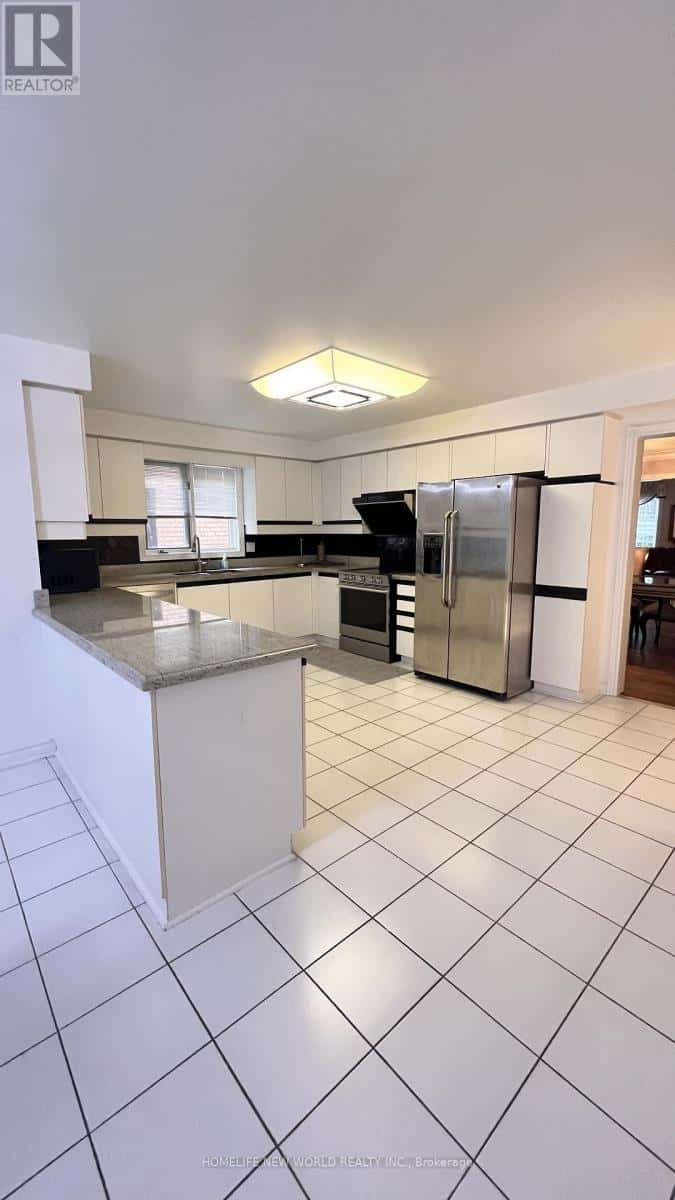 494 PALMER AVENUE — Richmond Hill (Bayview Hill), Ontario - Photo 3 of 8