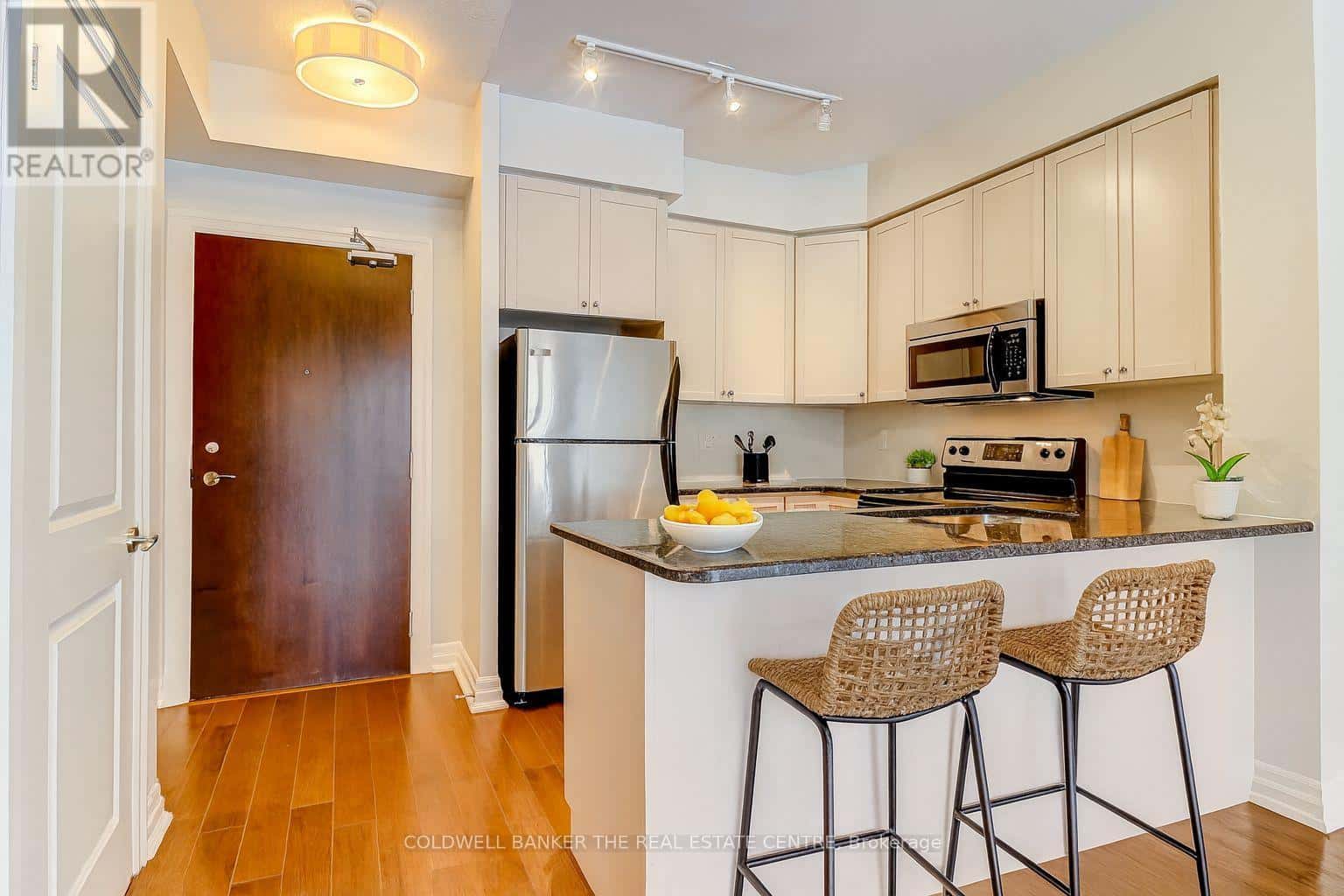 220 - 180 JOHN WEST WAY — Aurora (Bayview Wellington), Ontario - Photo 3 of 15