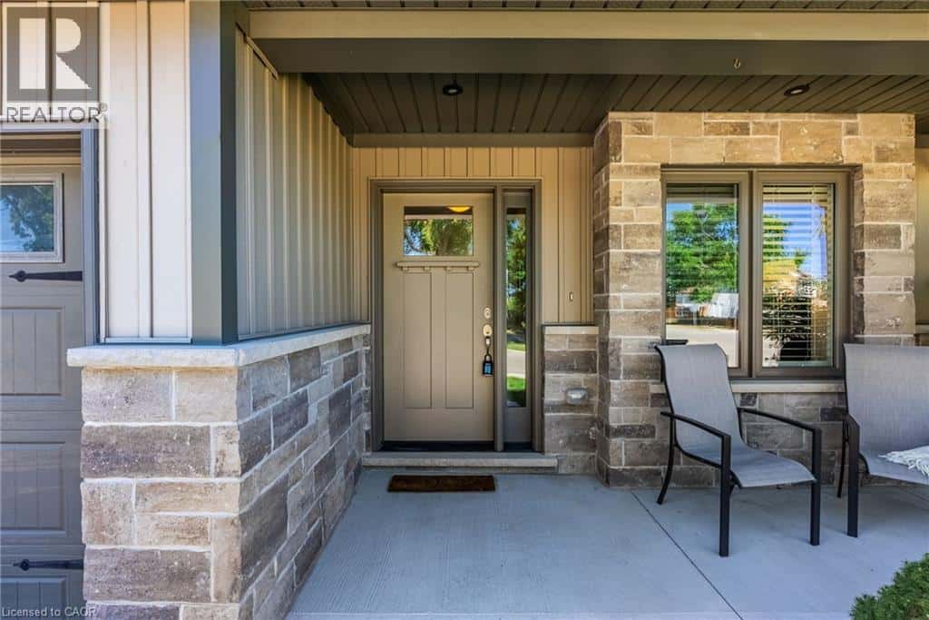 9 RICHARD Crescent — Smithville, Ontario - Photo 4 of 39