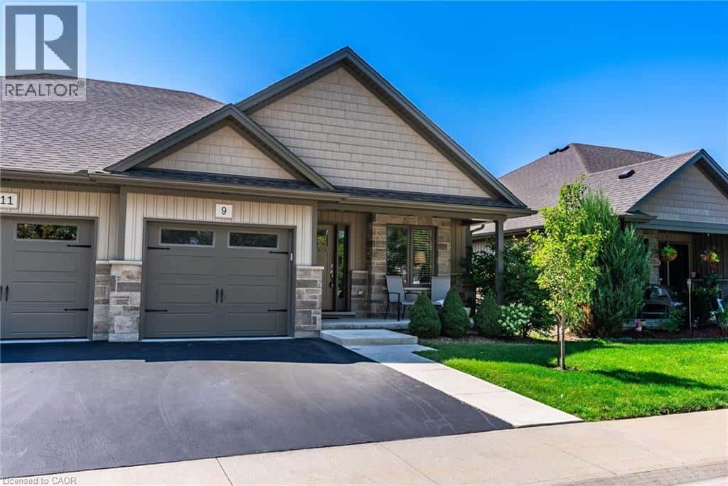 9 RICHARD Crescent — Smithville, Ontario - Photo 2 of 39