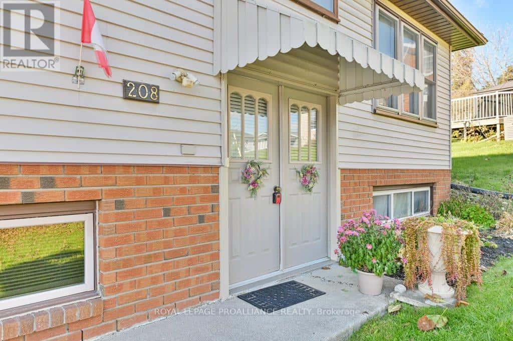 208 WILLIAM STREET — Stirling-Rawdon (Stirling Ward), Ontario - Photo 5 of 46