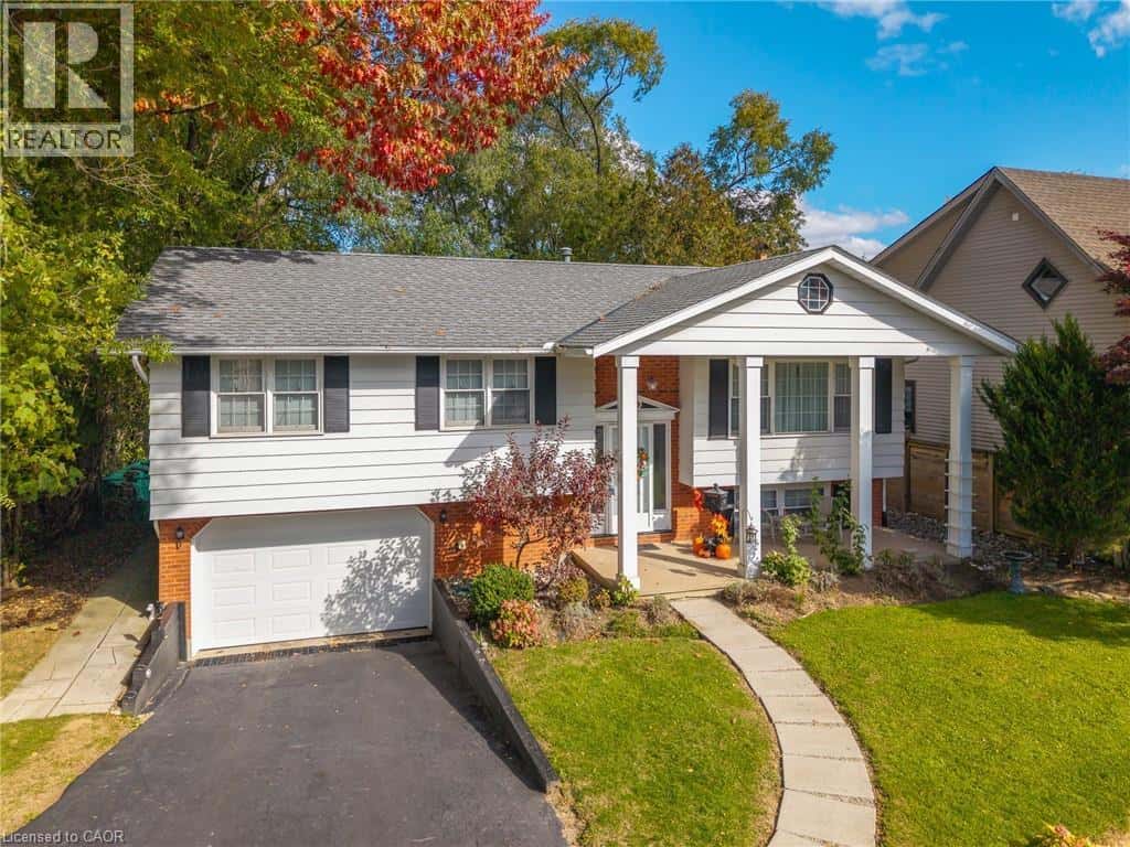 225 ANNE Street — Niagara-on-the-Lake, Ontario - Photo 5 of 39