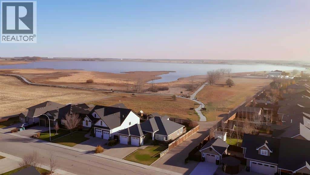 749 Northridge Street — Picture Butte, Alberta - Photo 2 of 47