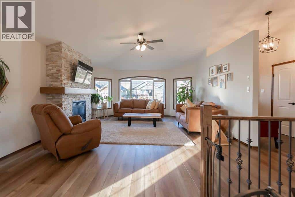 749 Northridge Street — Picture Butte, Alberta - Photo 5 of 47