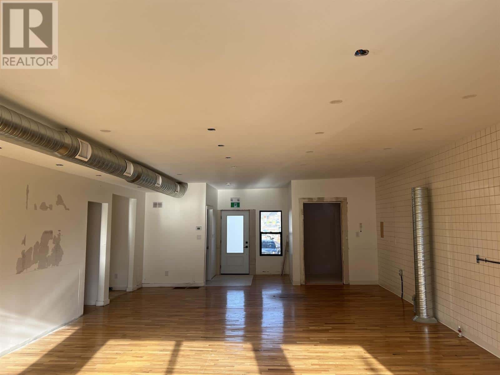 336 Second ST — Kenora, Ontario - Photo 4 of 27