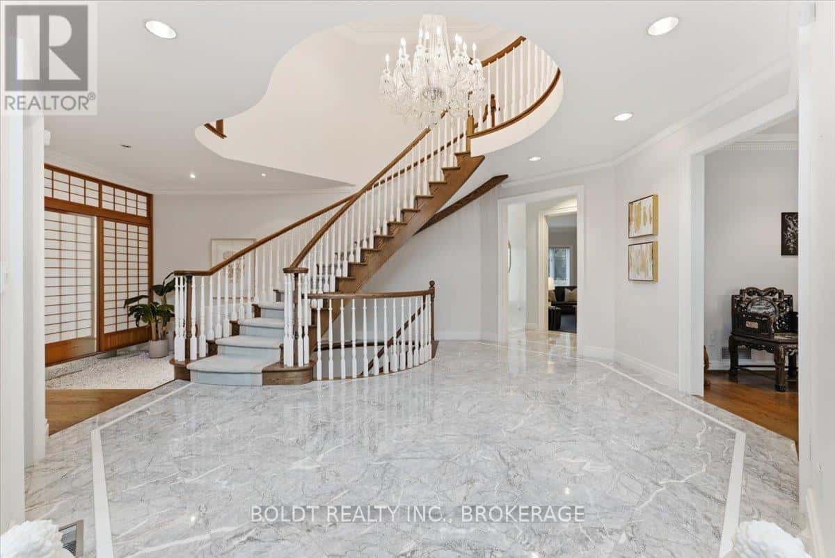 15 GOLDEN BOULEVARD — St. Catharines (Martindale Pond), Ontario - Photo 4 of 43