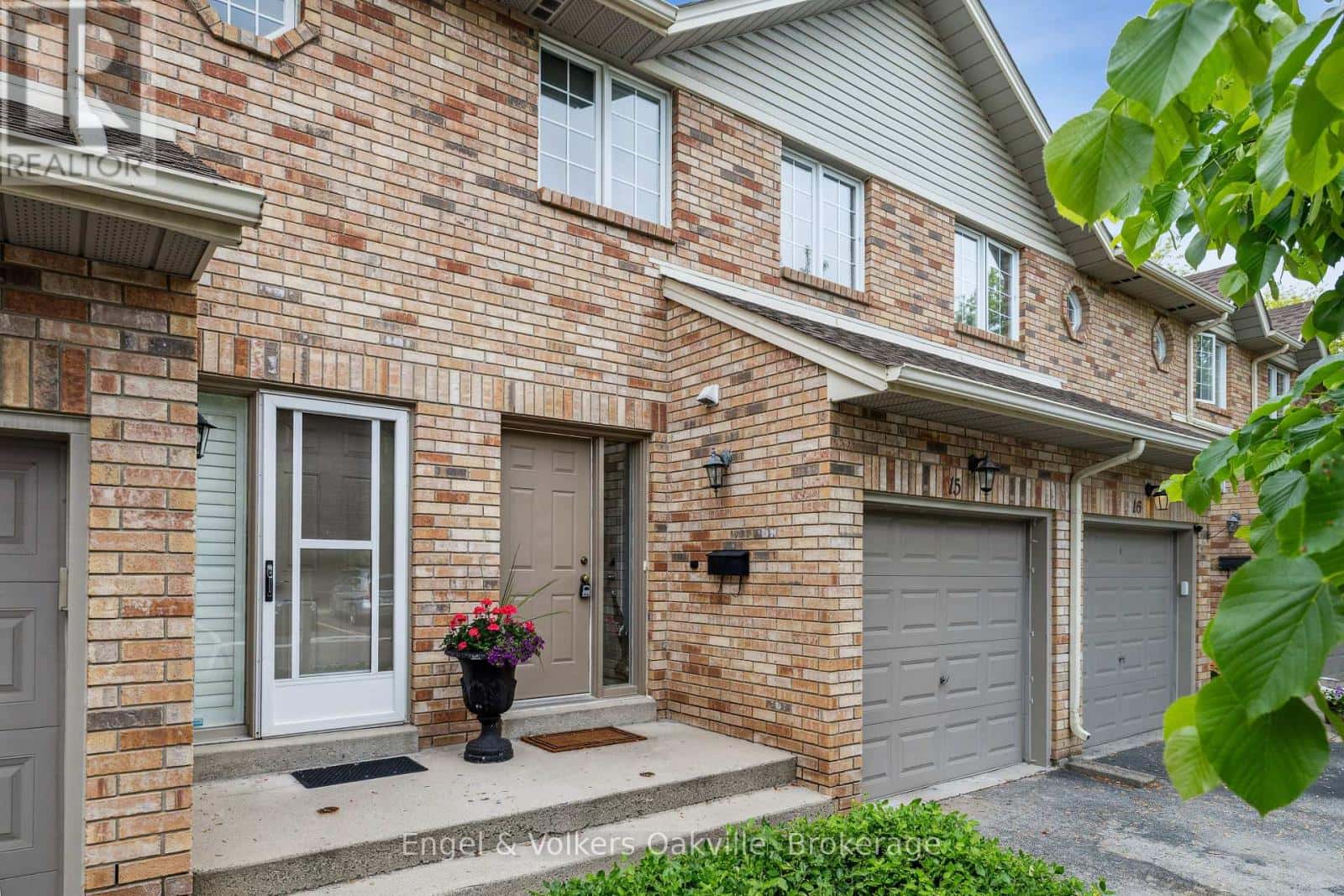 15 - 2015 CLEAVER AVENUE — Burlington (Headon), Ontario - Photo 3 of 37