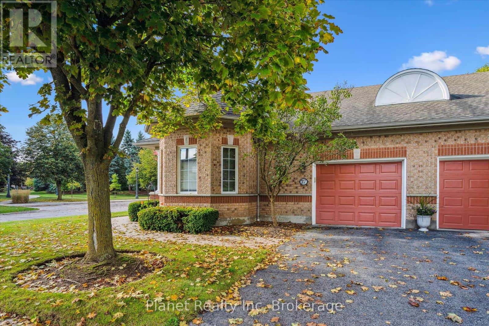 27 VILLAGE GREEN DRIVE — Guelph (Village By The Arboretum), Ontario - Photo 2 of 35