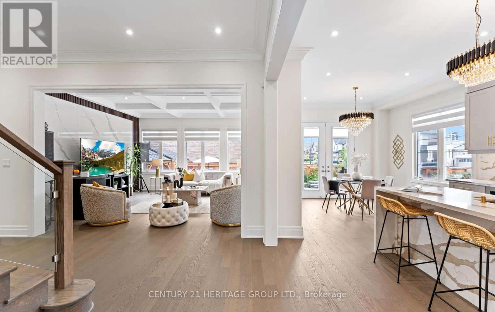 319 DANNY WHEELER BOULEVARD — Georgina (Keswick North), Ontario - Photo 2 of 39